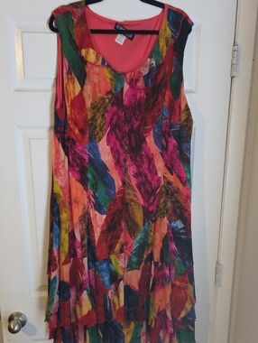 The Pyramid Collection Multicolor Leaf-Print Sleeveless Mini Dress